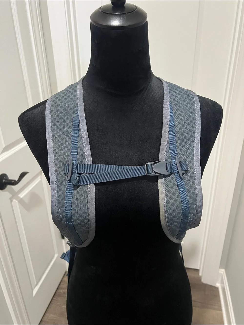Vertx Men's Blue Lightweight Packable Backpack
